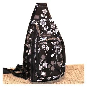 Super cute back/ purse!